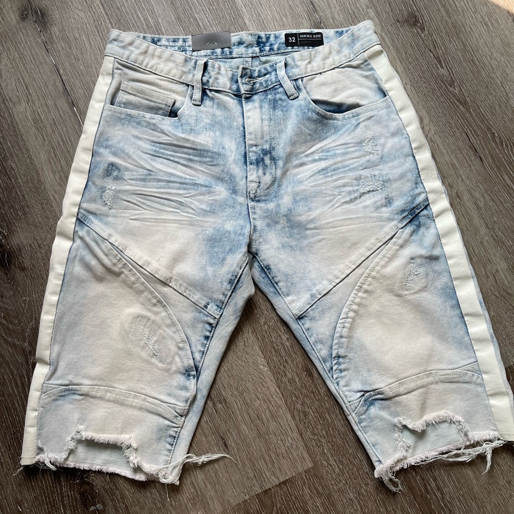 Men’s Shorts brand is “Smoke Rise”
